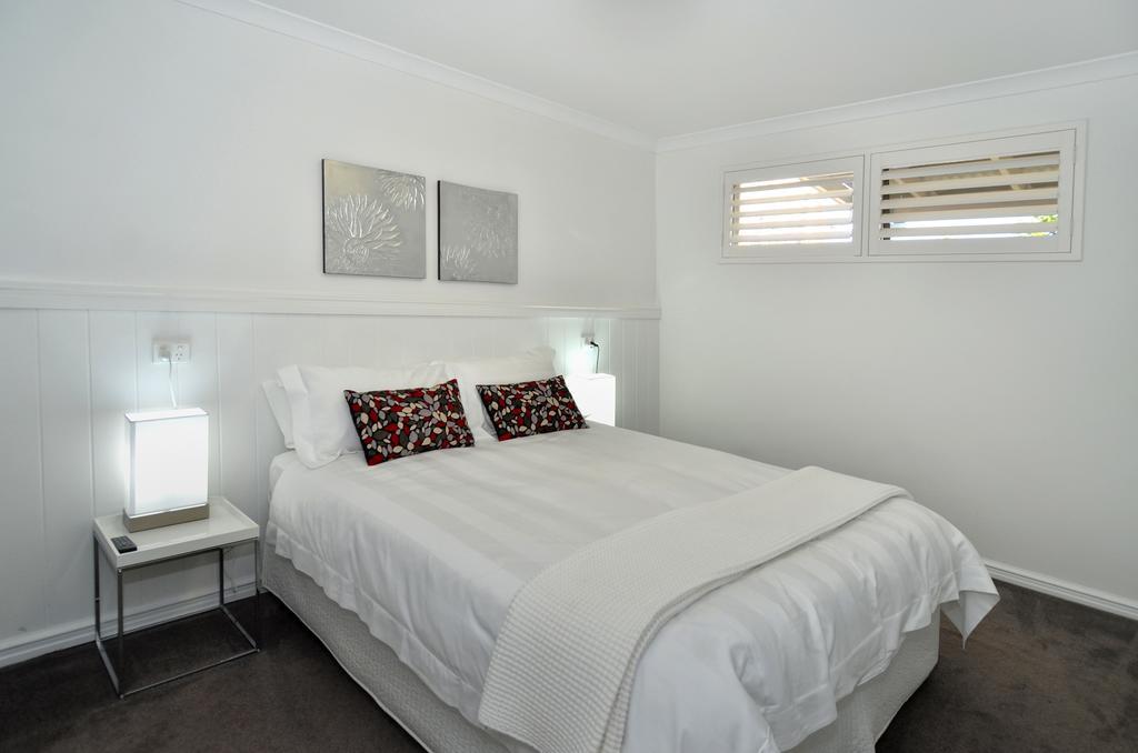 Albany Central Apartments Room photo