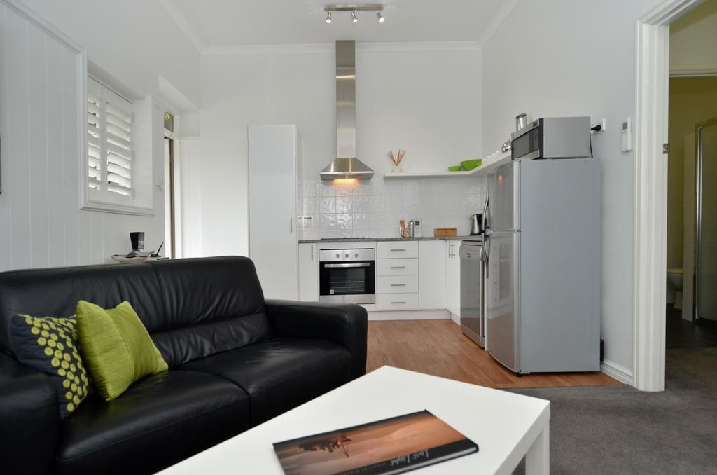 Albany Central Apartments Room photo