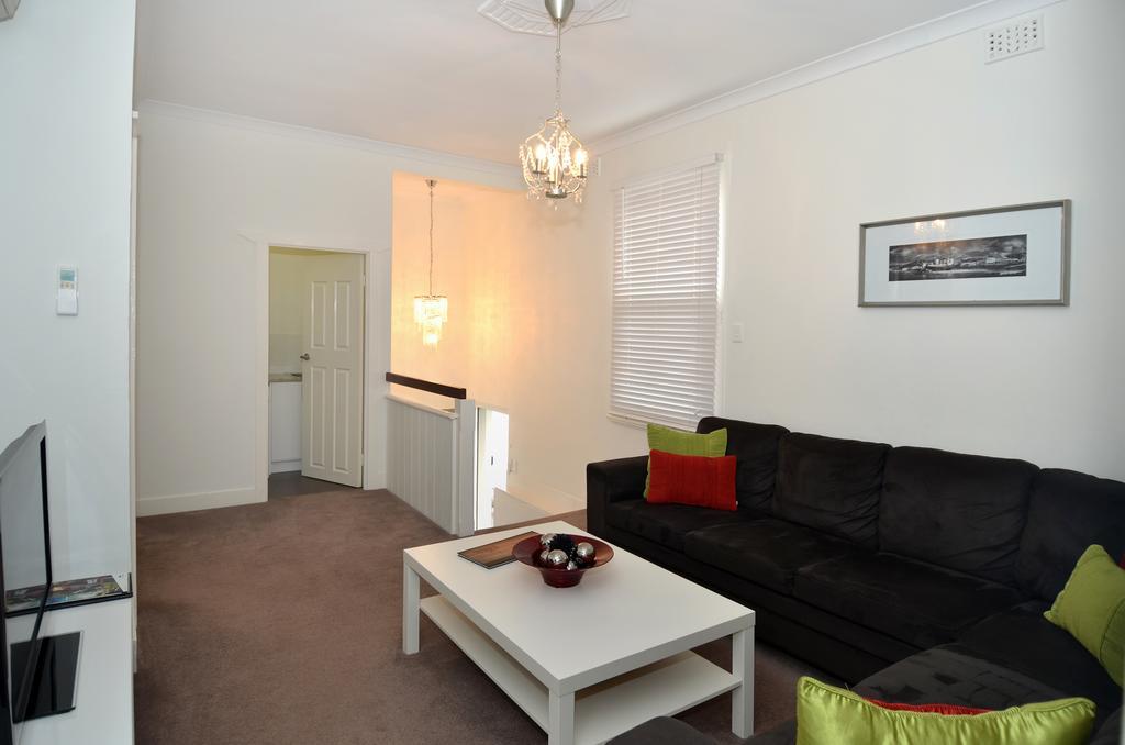Albany Central Apartments Room photo